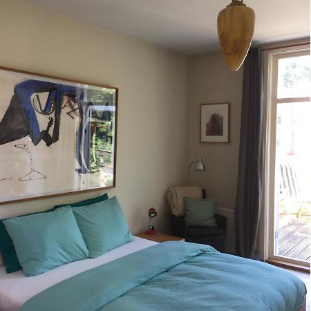 Bed & Breakfast Leonie The Hague Exterior photo